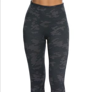 Spanx look at me now seamless legging black camo